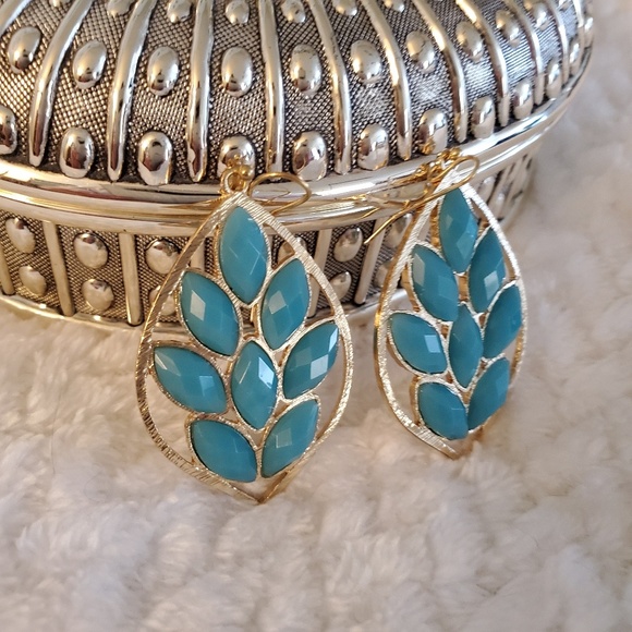 Statement earrings - Picture 2 of 3